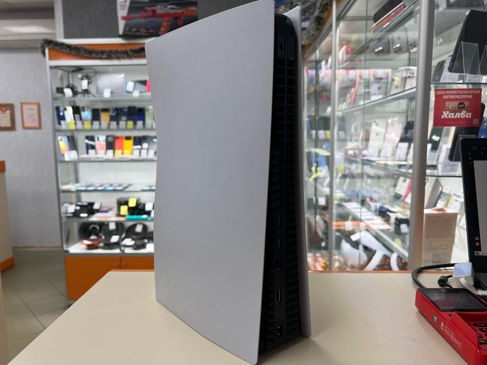 Игровая приставка PlayStation 5 825Gb (С дисководом)