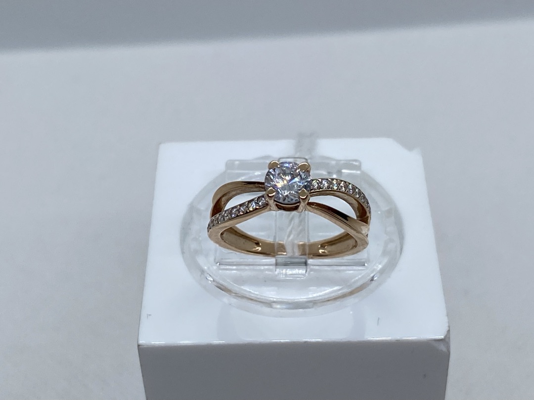 КОЛЬЦО С КАМНЯМИ (Au 585)