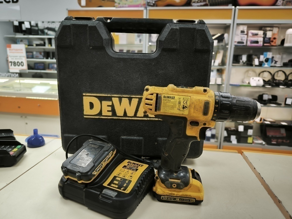Шуруповерт Dewalt DCD 710