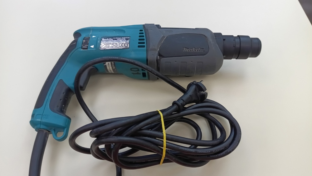 Перфоратор Makita HR2470