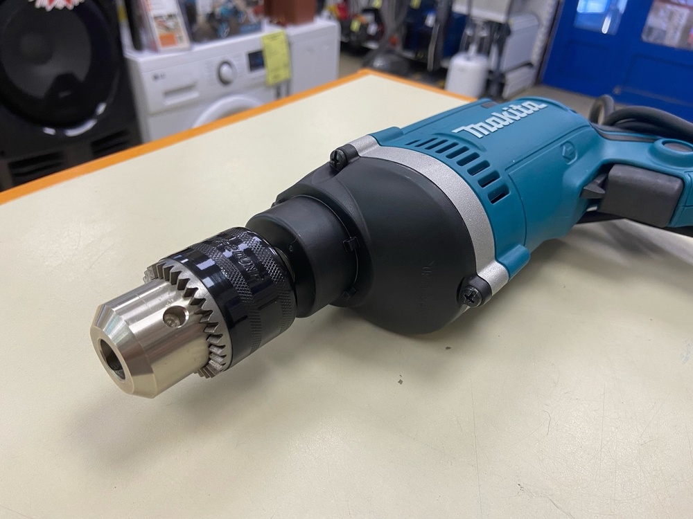 Дрель-ударная Makita HP1630.