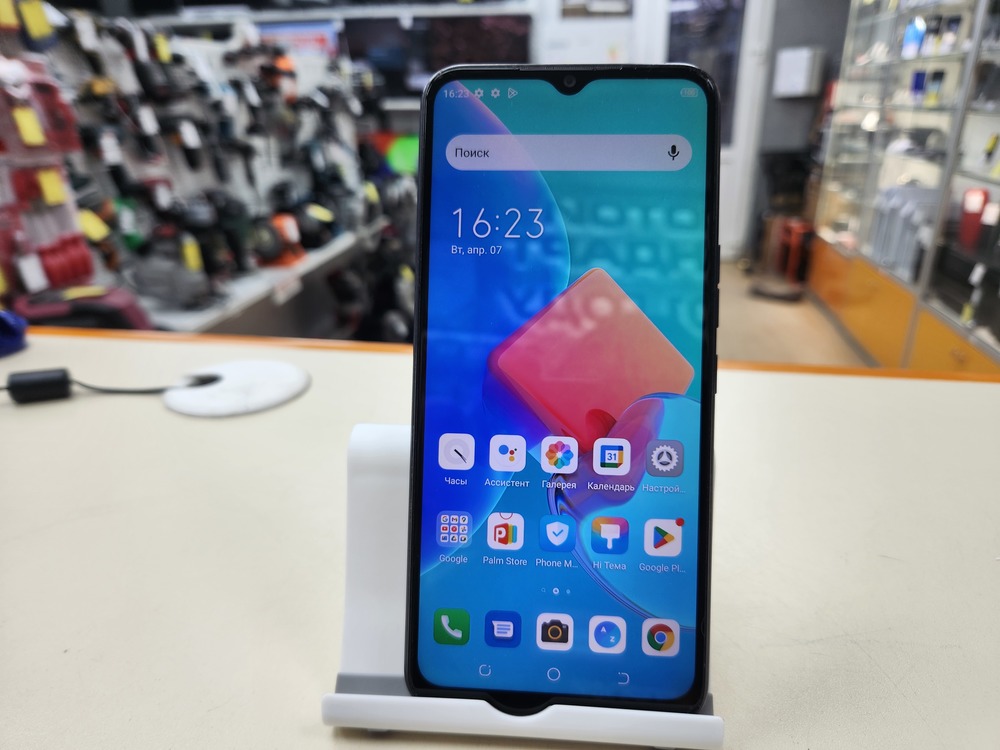 Смартфон Tecno Spark 8C 4/64