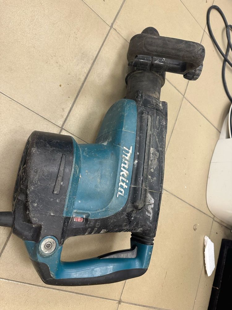 Отбойный молоток Makita HR5211C