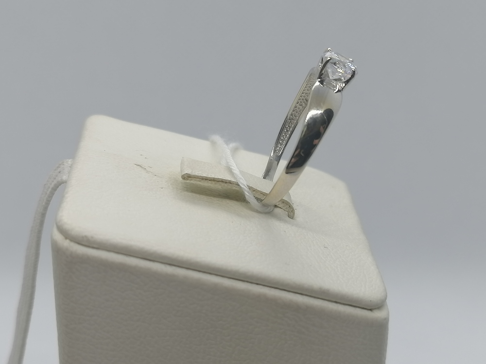 КОЛКМ585 КОЛЬЦО С КАМНЕМ (Au 585)