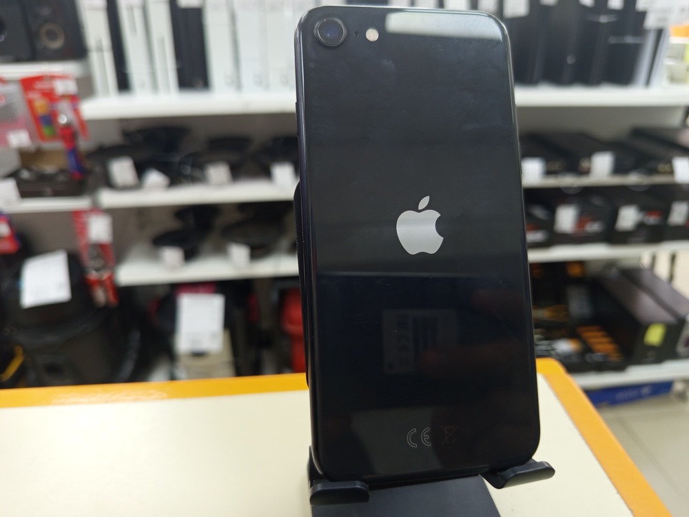 Смартфон Apple iPhone SE 2020 64Gb