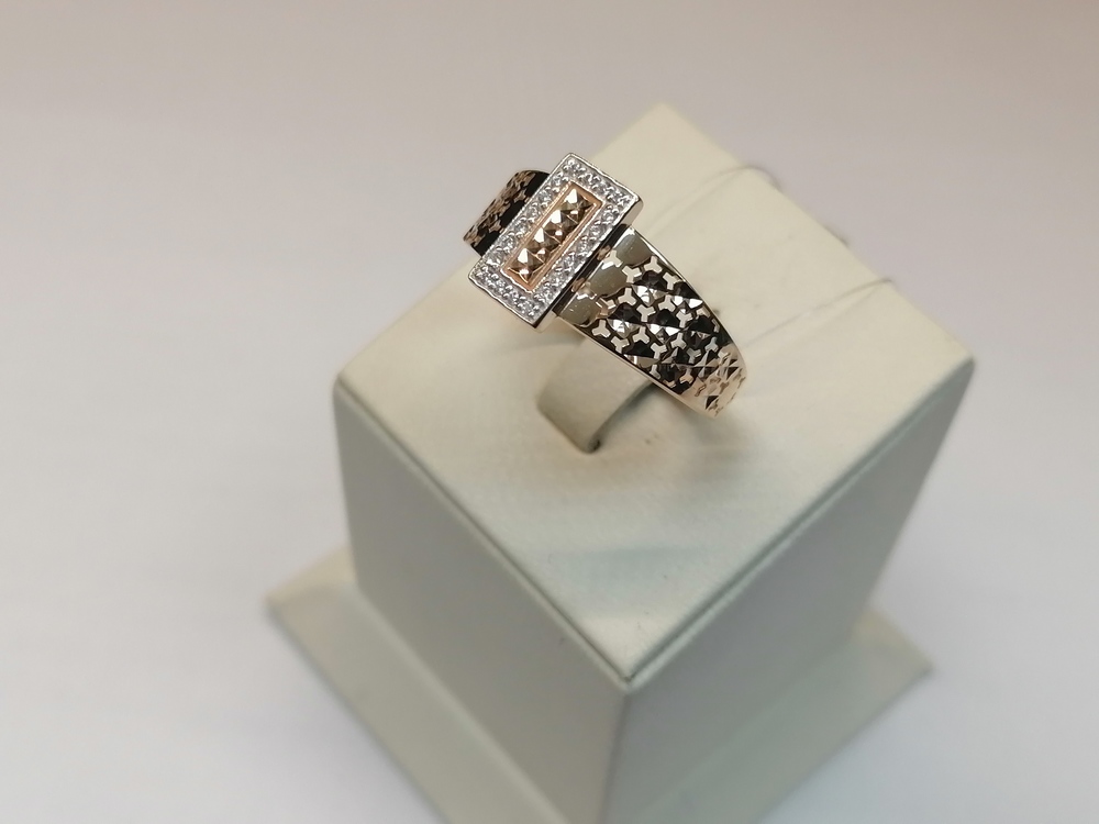 КОЛЬЦО С КАМНЯМИ (Au 585)