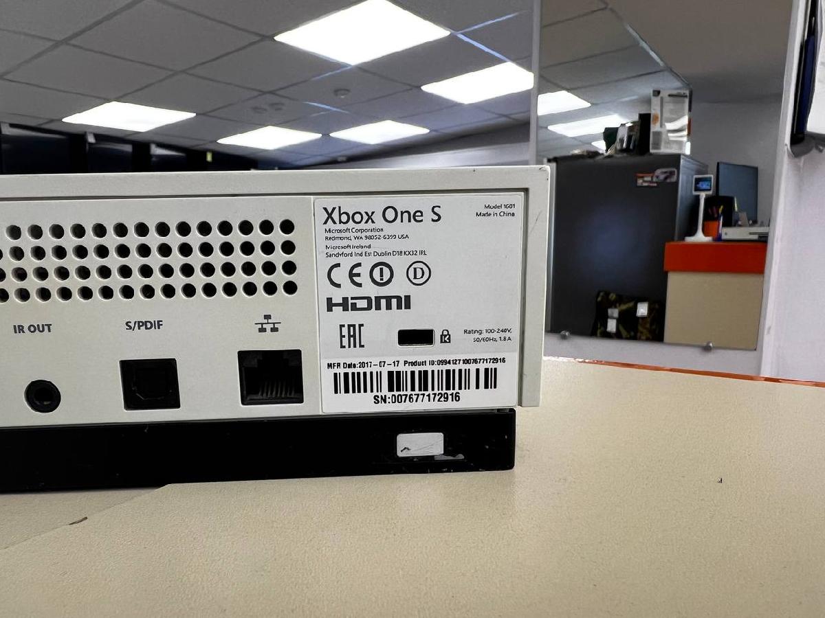 Игровая приставка Xbox One S 1TB