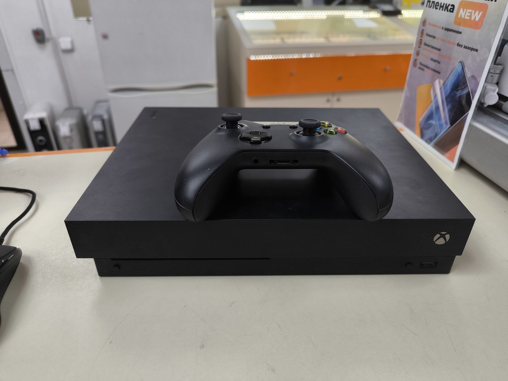 Игровая приставка Xbox One X 500Gb Игровая приставка Xbox One X 500Gb