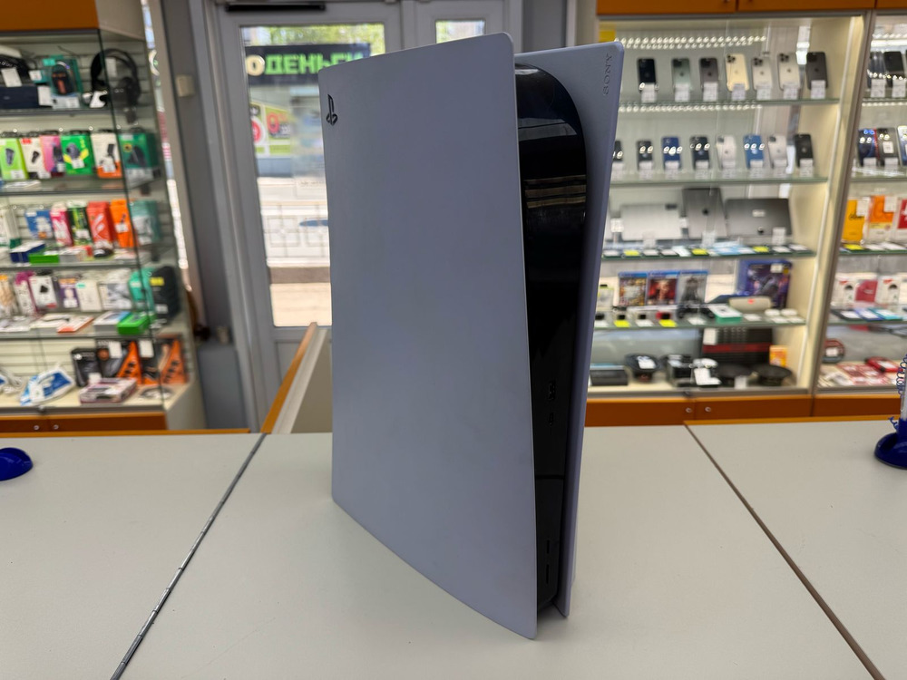 Игровая приставка PlayStation 5 825Gb (С дисководом)