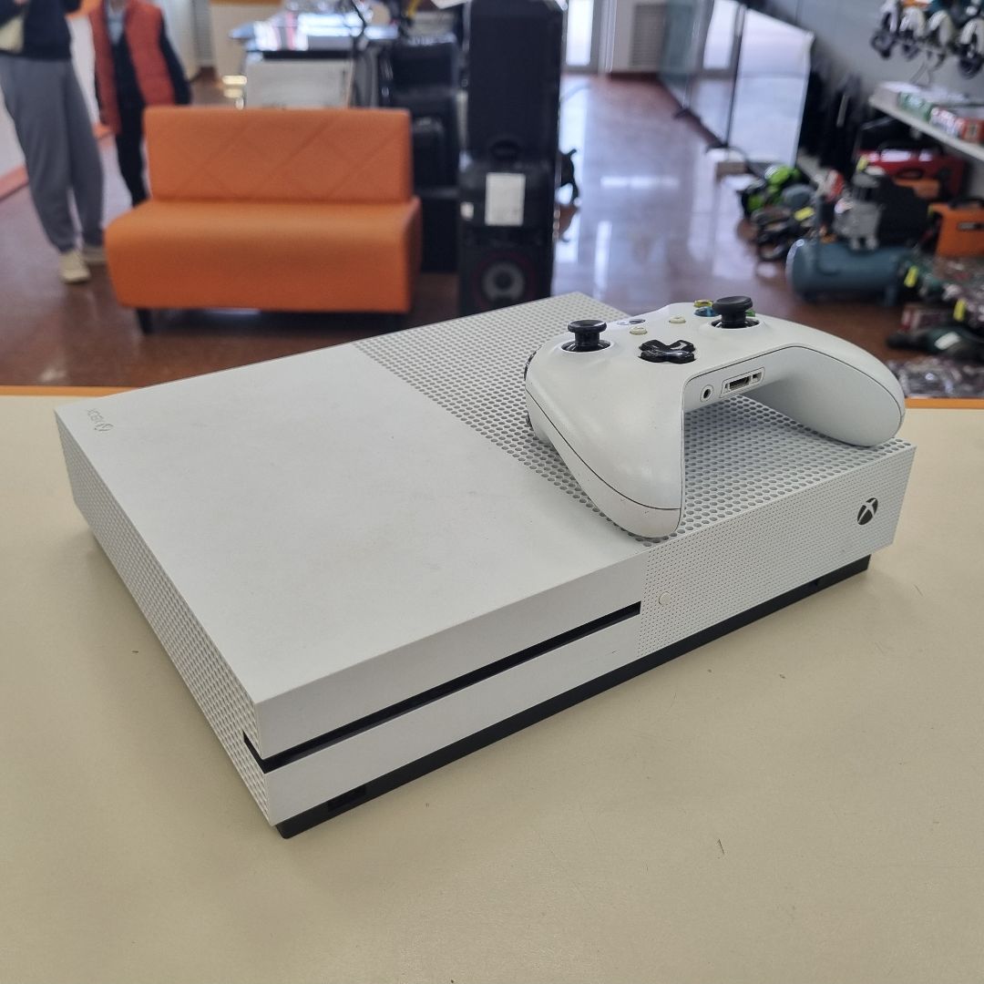 Игровая приставка Xbox One S 500Gb Игровая приставка Xbox One S 500Gb