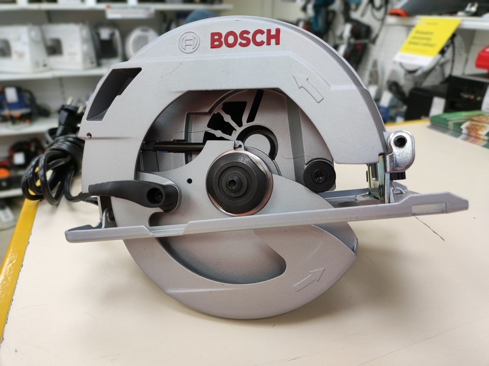 Дисковая пила Bosch GKS 600;