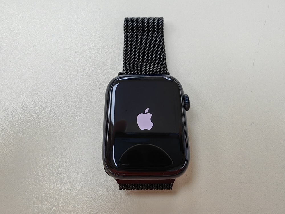 Смарт-часы Apple Watch SE 2022 44mm