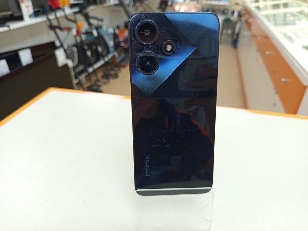 Смартфон Infinix HOT 30i 4/64