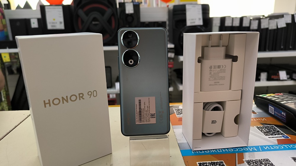 Смартфон Honor 90 8/256