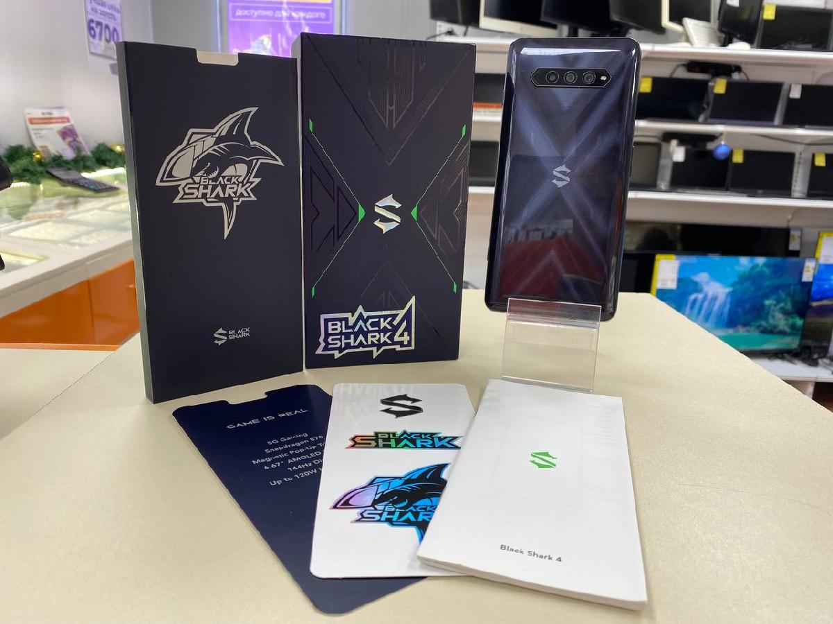 Смартфон Xiaomi BlackShark 4 8/128