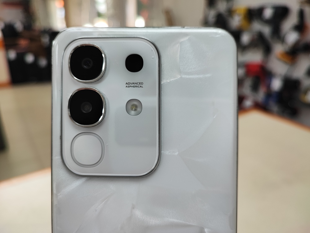 Смартфон Vivo Y29 8/128