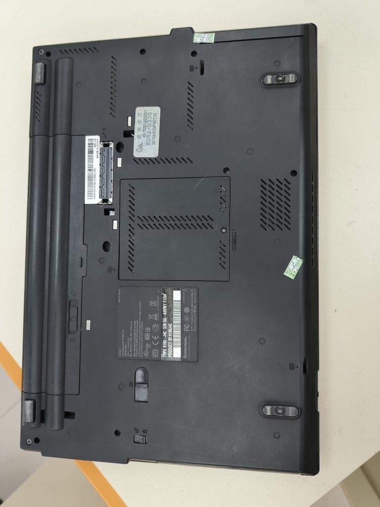 Ноутбук Lenovo; Core i5-2410M, Intel HD Graphics 3000, 8 Гб, Нет, 320 Гб