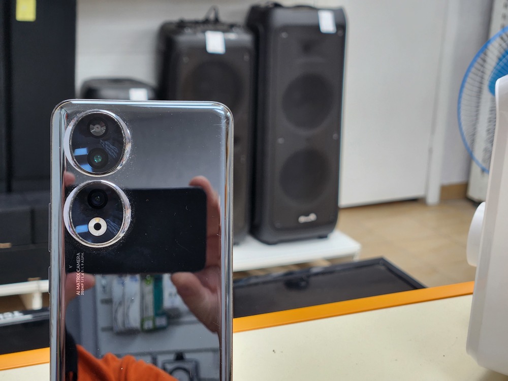 Смартфон Honor 90 8/256