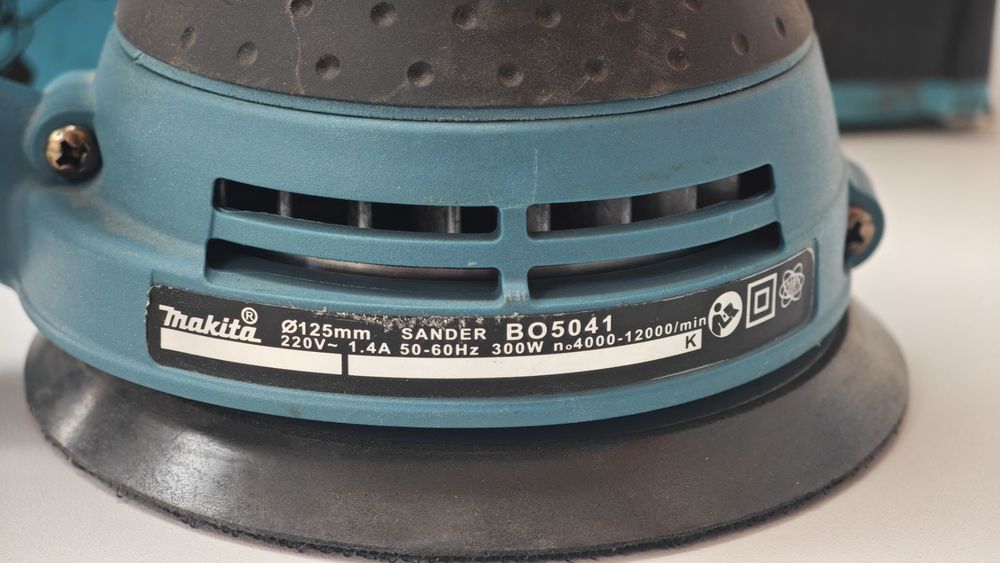 Шлифовальная машина Makita BO5041;