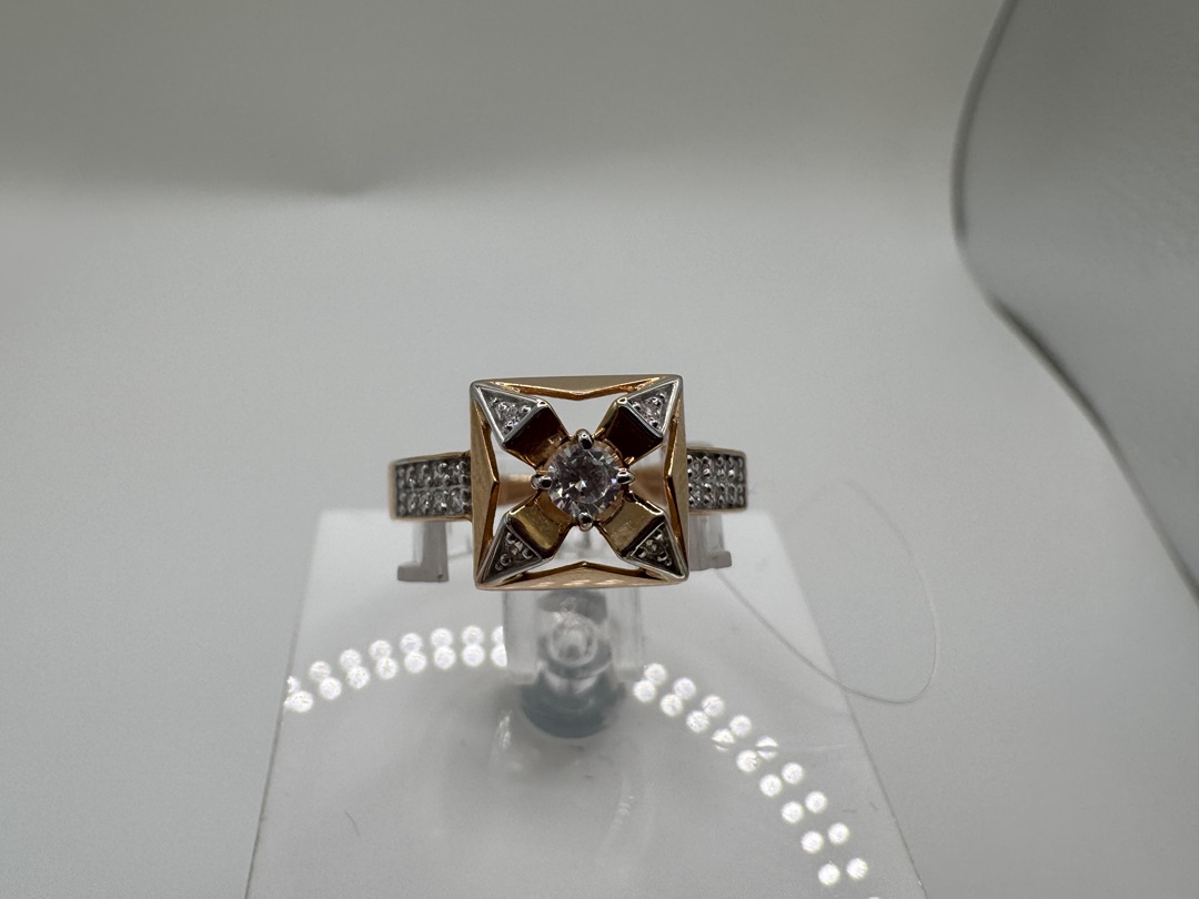 КОЛЬЦО С КАМНЯМИ (Au 585)