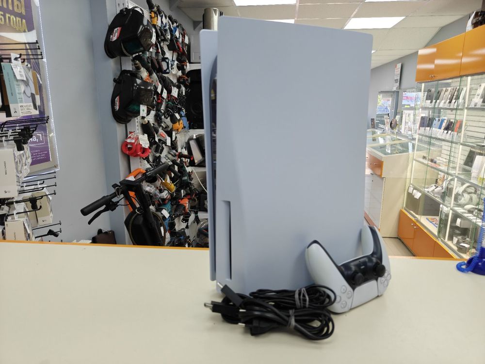 Игровая приставка PlayStation 5 825Gb (С дисководом)