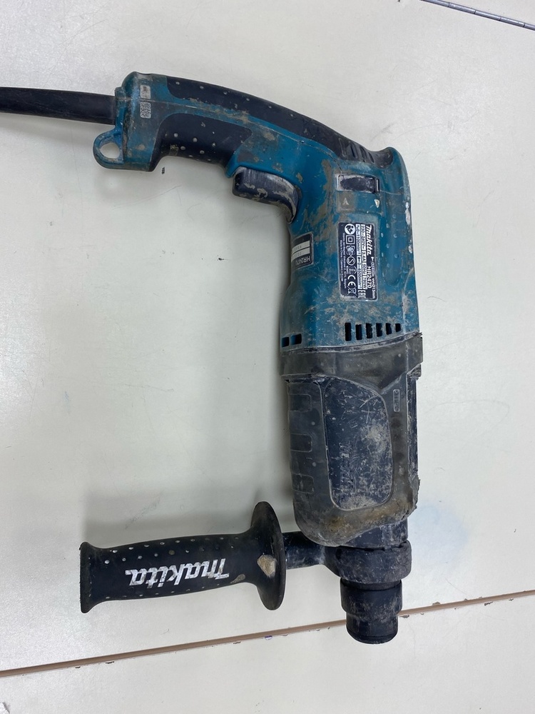 Перфоратор Makita HR 2470