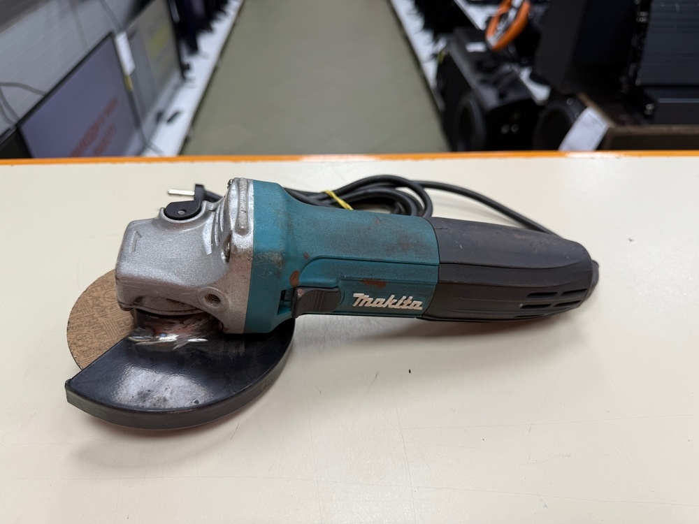 Угловая шлифмашина Makita GA5030R