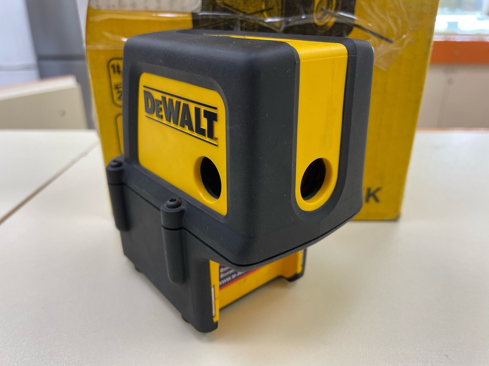 Нивелир Dewalt DW084