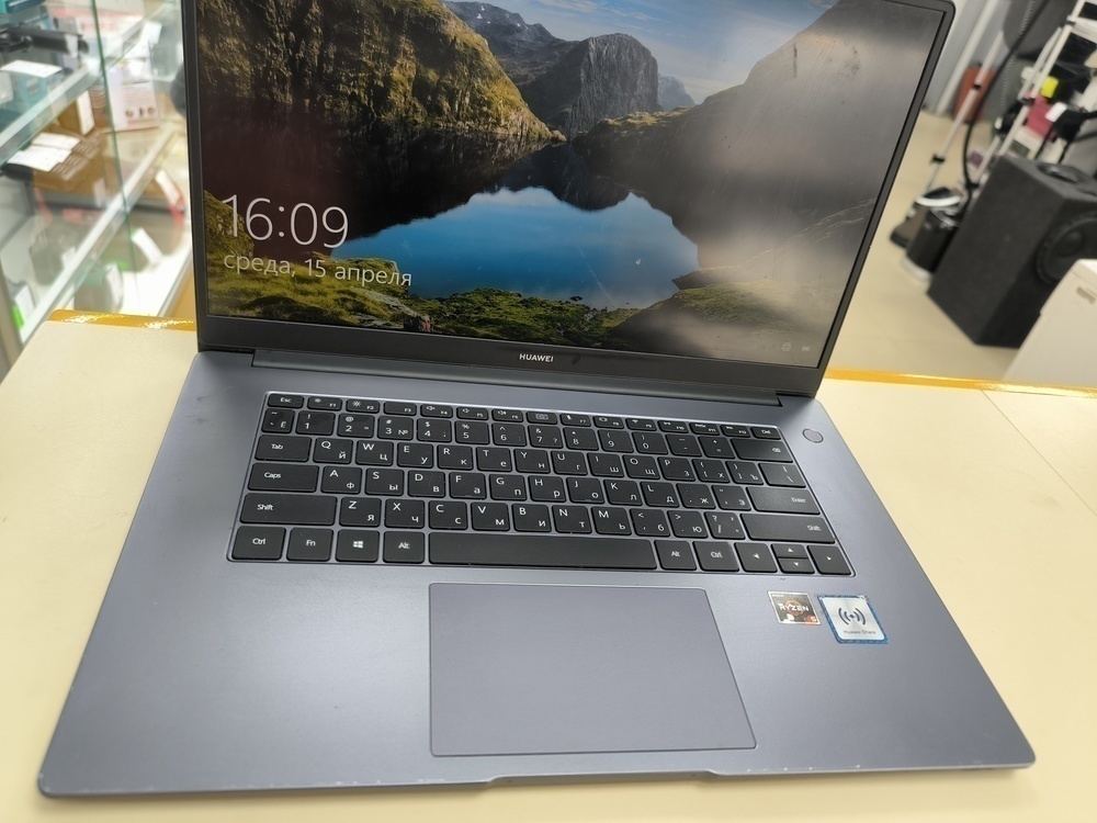 Ноутбук Huawei; Ryzen 5 3500U, Intel UHD Graphics, 8 Гб, 256 Гб, Нет