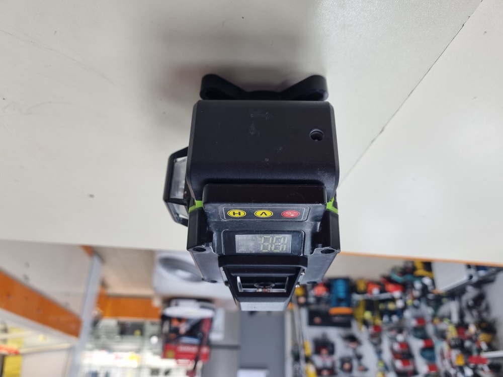 НИВЕЛИР Hilda 4D;