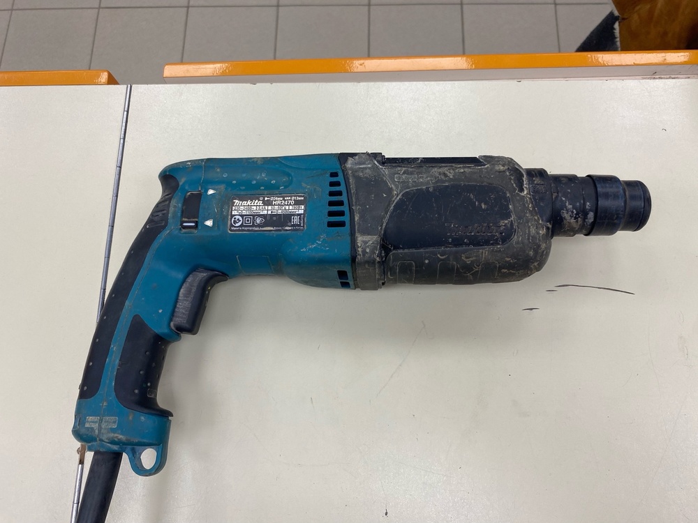 Перфоратор Makita HR2470