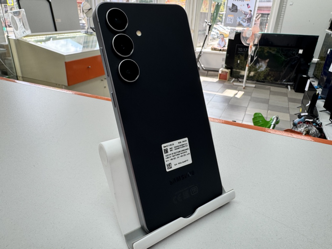 Смартфон Samsung Galaxy S25FE 8/256