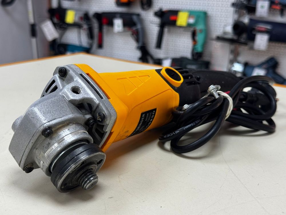 Угловая шлифмашина Angle Grinder DWE8110S