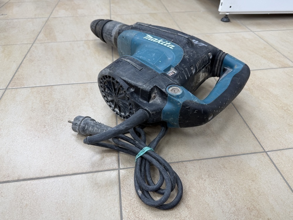 Отбойный молоток Makita HR5211C