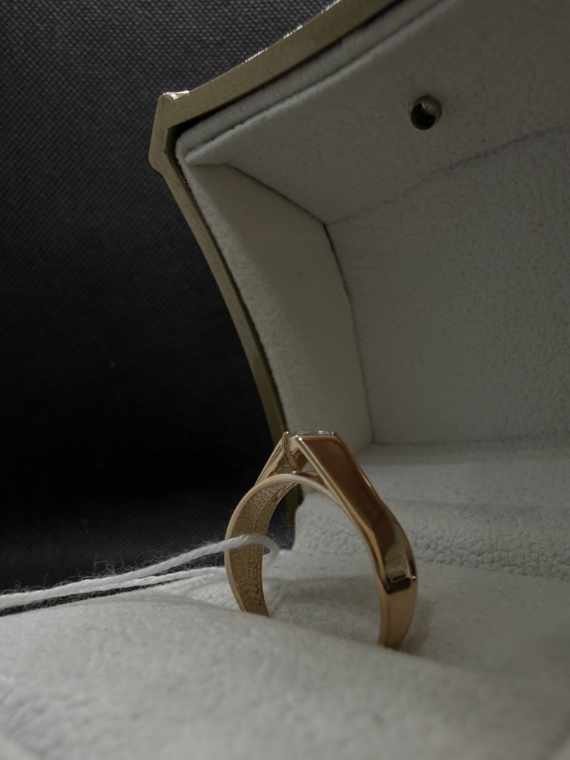 КОЛКМ585 КОЛЬЦО С КАМНЕМ (Au 585)