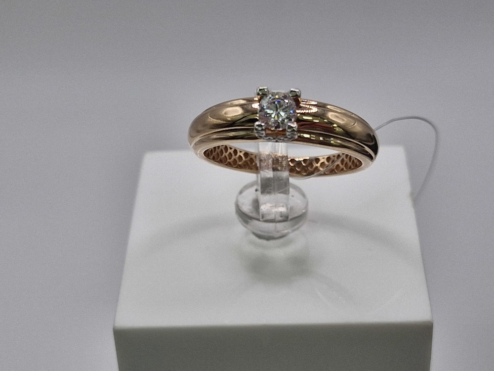 КОЛЬЦО С КАМНЯМИ (Au 585)