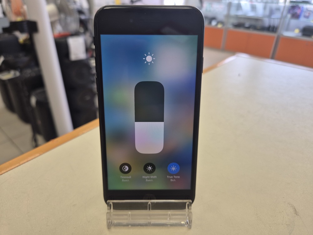 Смартфон Apple iPhone SE 2020 64Gb