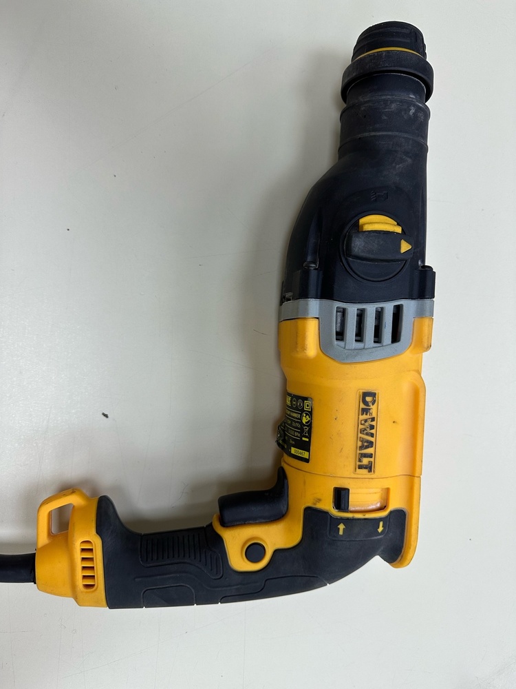 Перфоратор Dewalt D25143K