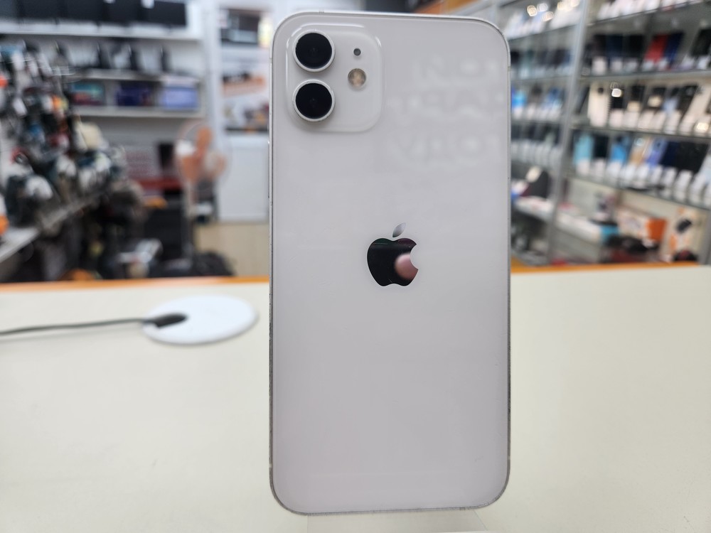 Смартфон Apple iPhone 12 64Gb
