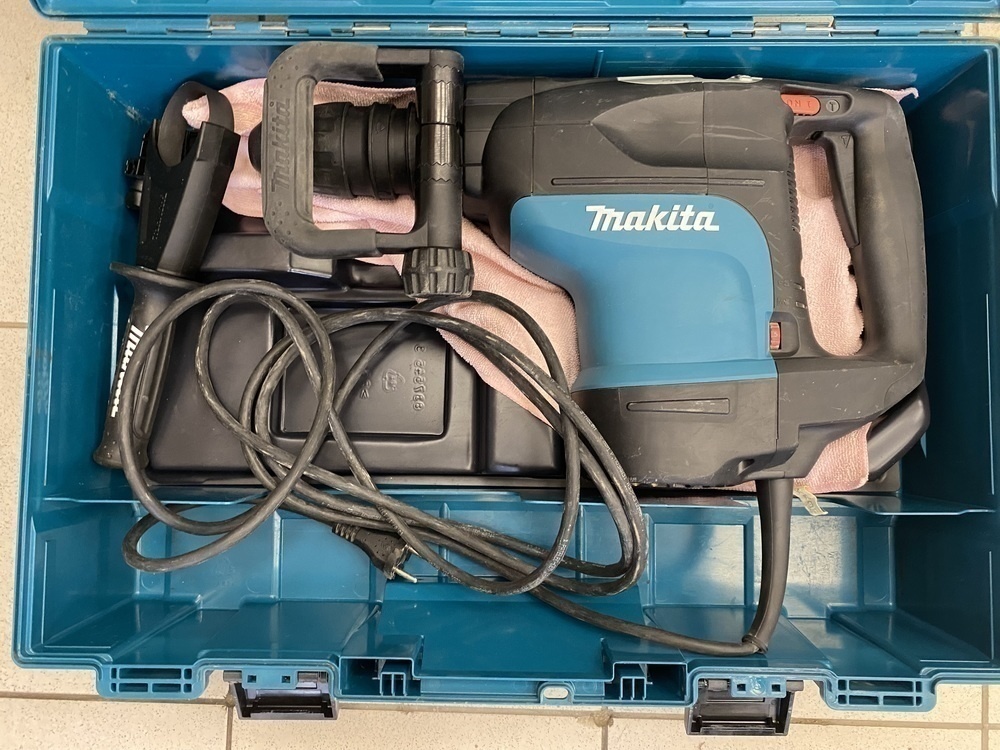 Отбойный молоток Makita HR4501C