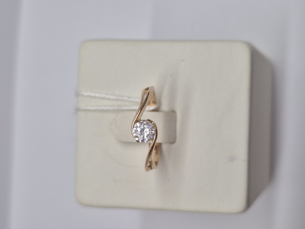 КОЛКМ585 КОЛЬЦО С КАМНЕМ (Au 585)