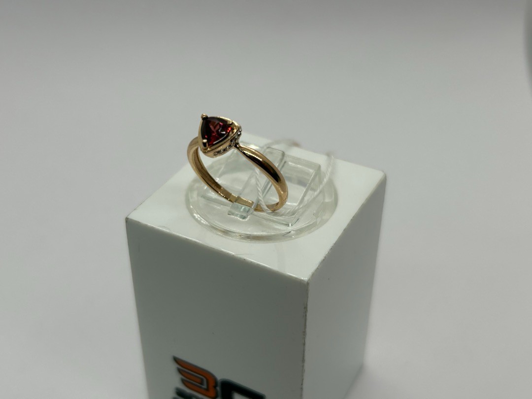 КОЛЬЦО С КАМНЯМИ (Au 585)