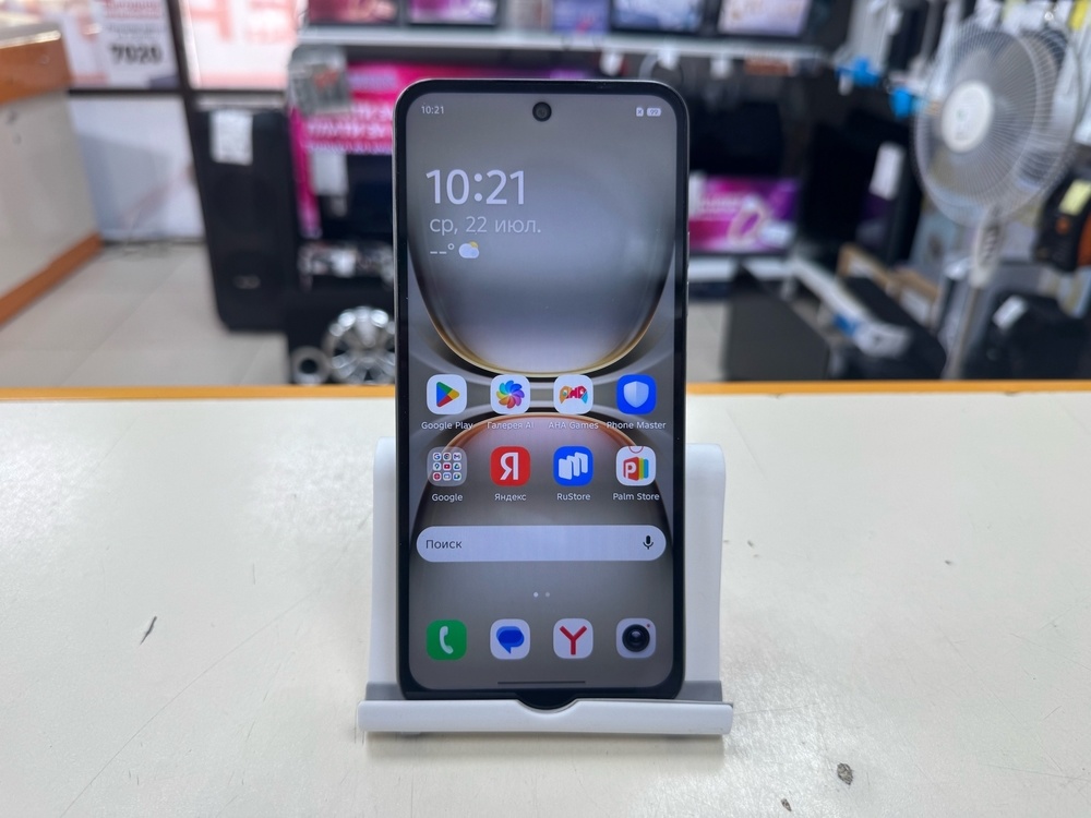 Смартфон Tecno Spark 40C 4/128