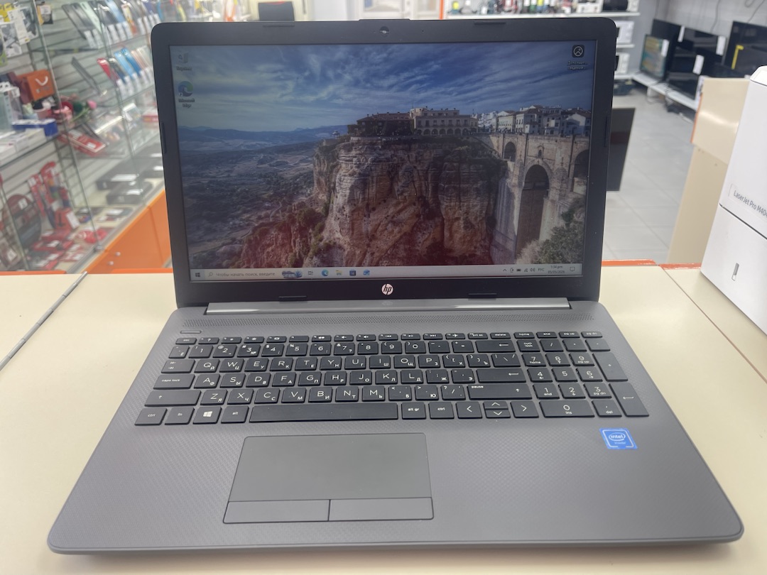 Ноутбук HP; Celeron N4020,  Intel(R) Graphics, 256 Гб, Нет