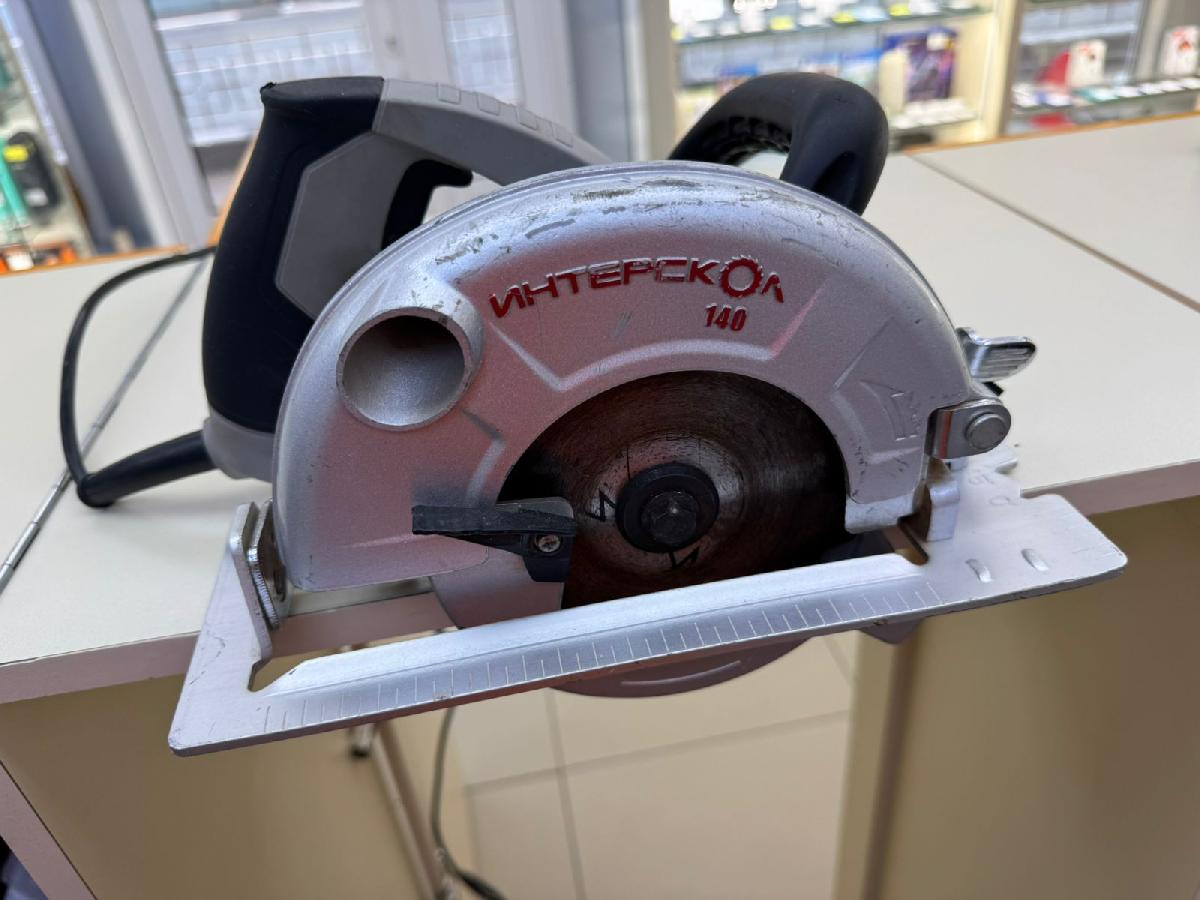 Дисковая пила Интерскол ДП-140/800