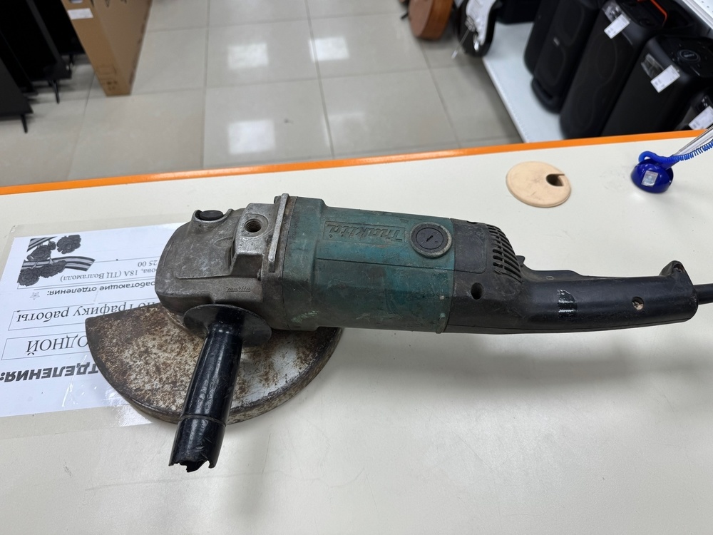 Угловая шлифмашина Makita GA9020
