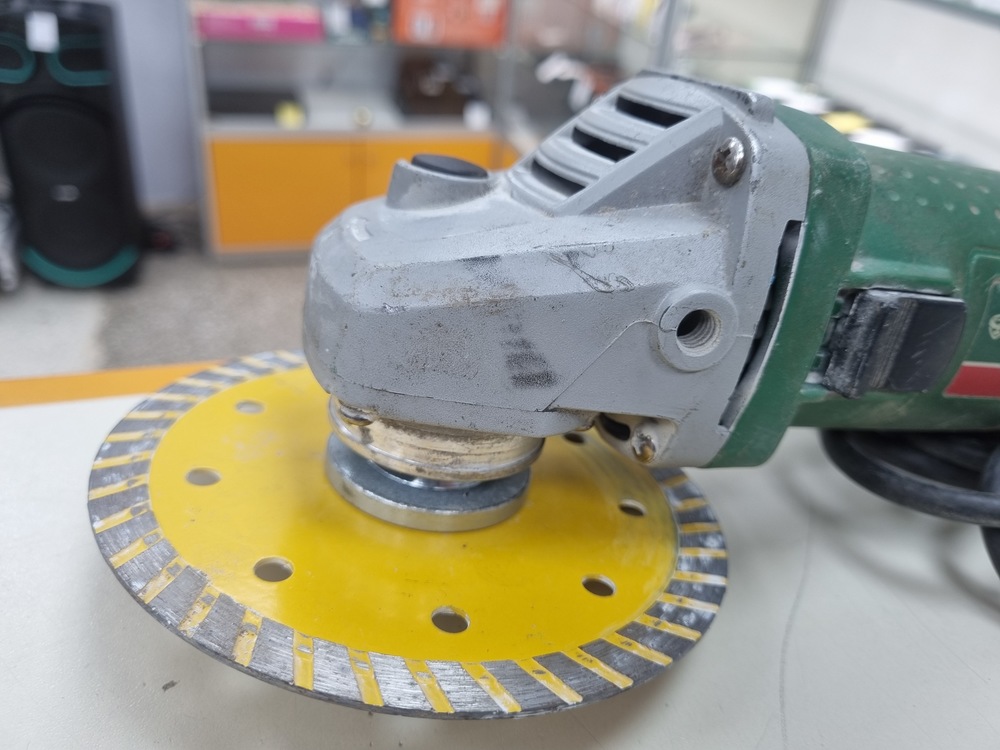 Угловая шлифмашина Status SH125F