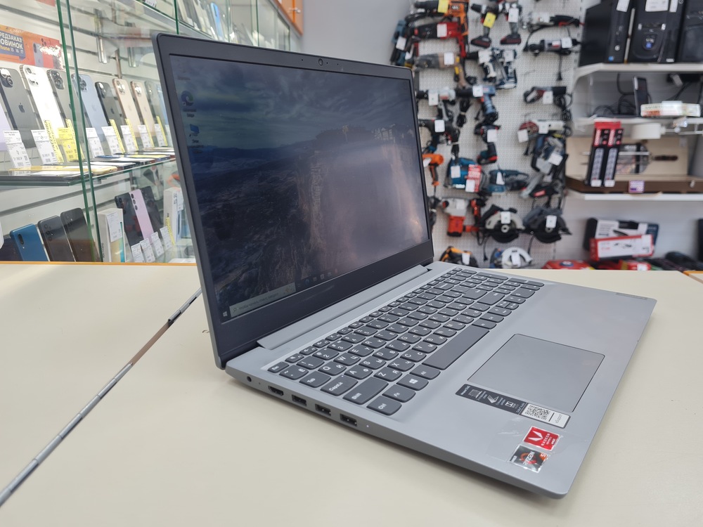 Ноутбук Lenovo; Ryzen 5 3500U, Radeon Vega 8, 8 Гб, 240 Гб, Нет