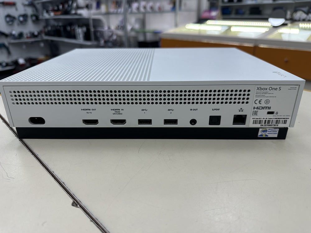 Игровая приставка Xbox One S 500Gb