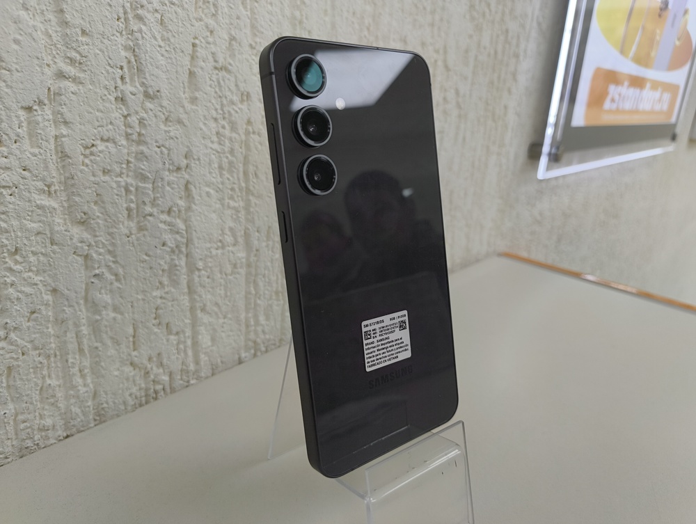 Смартфон Samsung Galaxy S24 FE 8/256